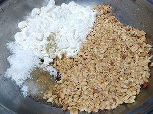 花生椒盐酥的做法 步骤3
