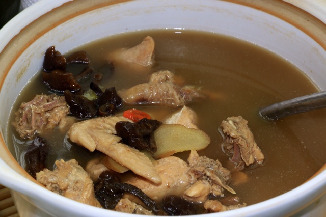 香菇炖鸡汤
