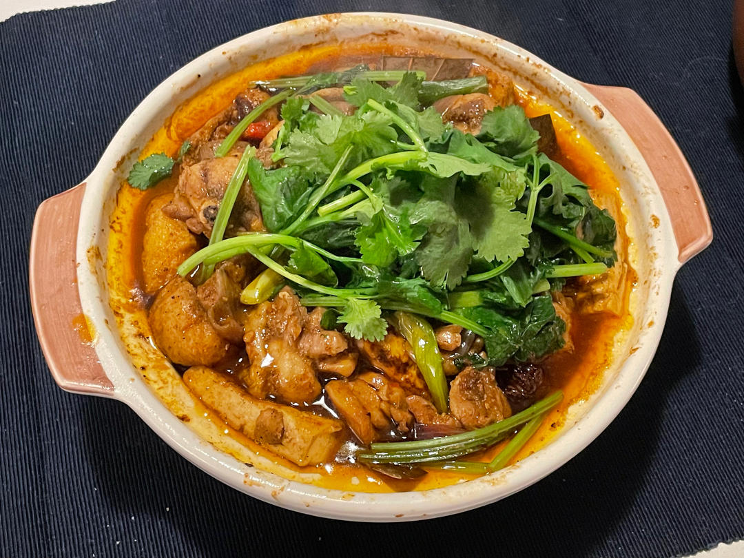 【影片】冬天极品-港式麻辣鸡煲【老娘的草根饭堂】
