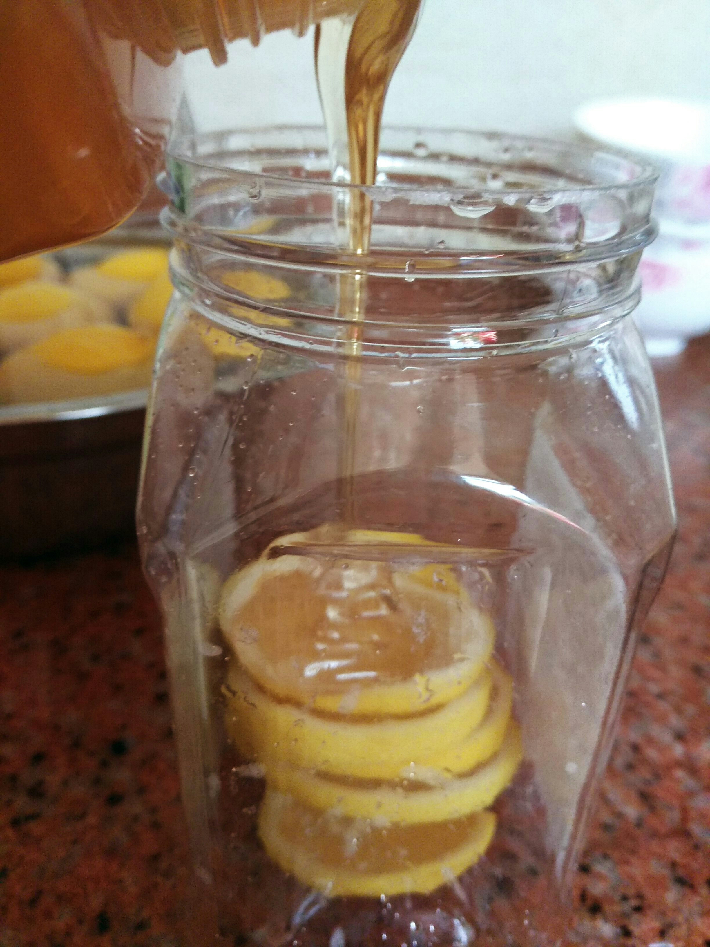 蜂蜜泡柠檬的做法 步骤3