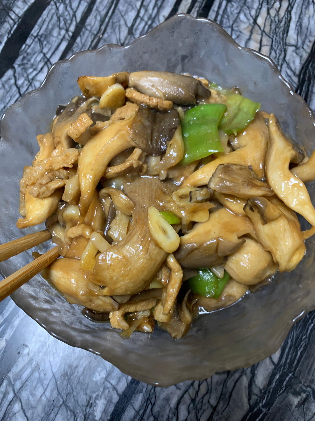 蚝油鲜蘑炒肉片