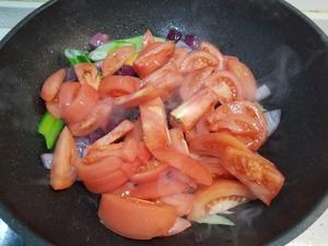 番茄土豆胡萝卜炖牛肉的做法 步骤6