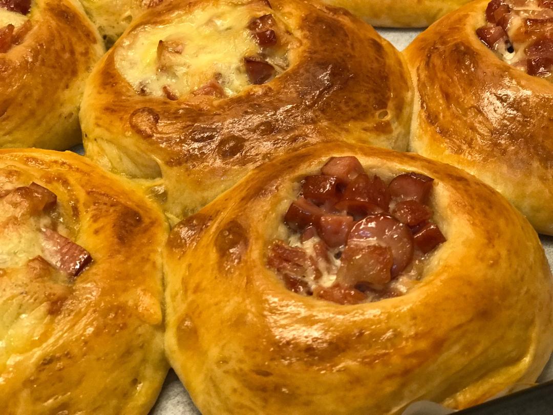 Bakingpie-中式花卷面包&香肠沙拉包