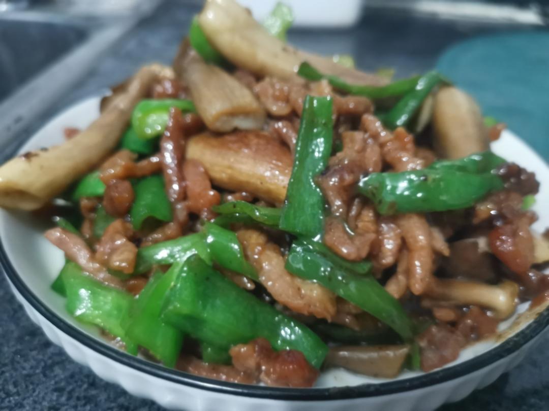 超好吃的快手菜爆炒鹿茸菇，搭配肉丝青椒超下饭