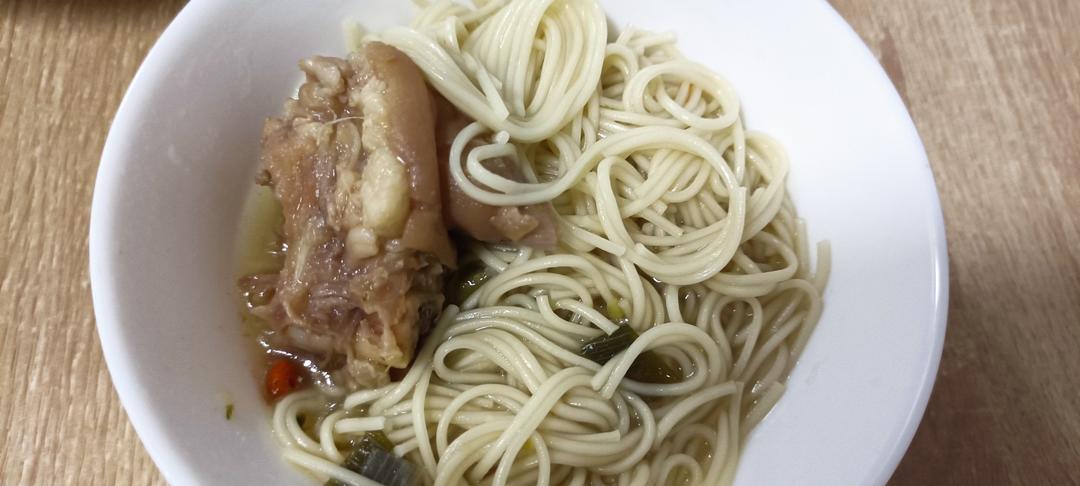 山药黄豆猪蹄汤