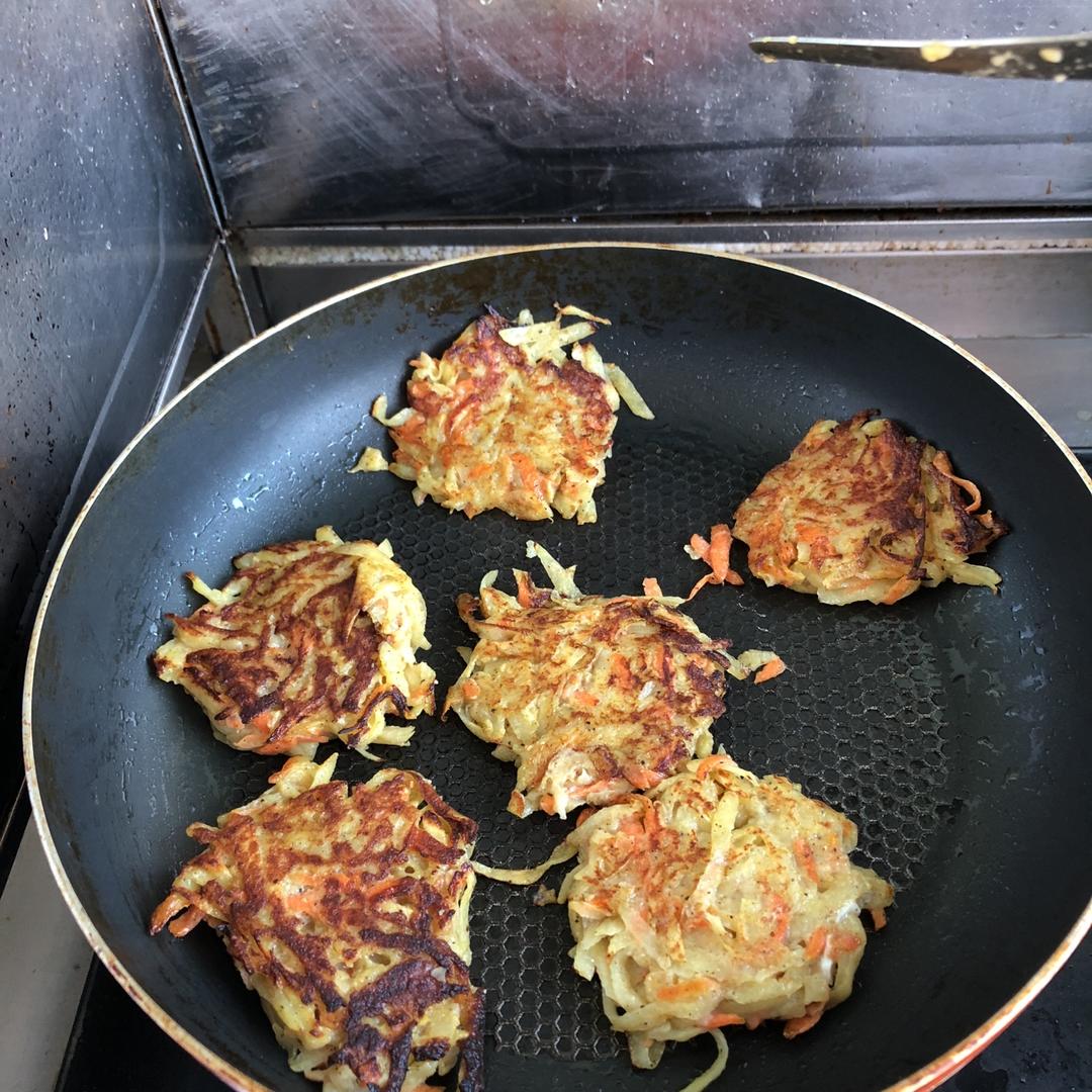 零失败胡萝卜土豆丝饼