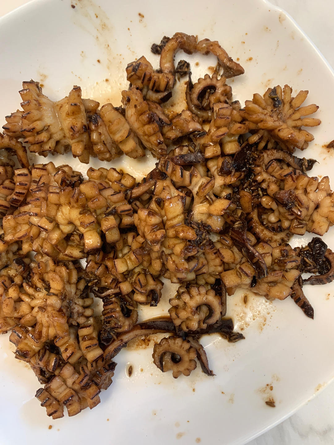 爆炒鱿鱼须，加上这一步，可以与铁板鱿鱼媲美