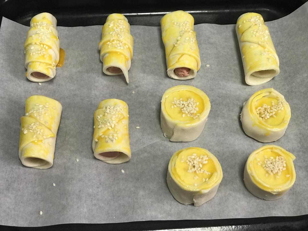 香肠酥皮卷：手抓饼皮还能这样吃，不用和面快速搞定早餐