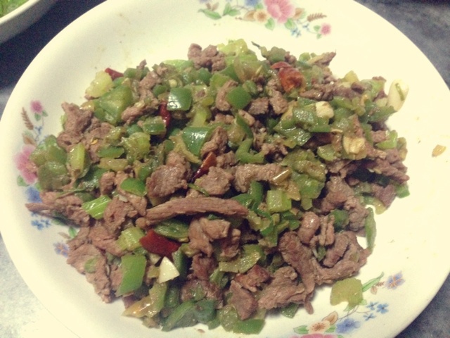 芹菜肉末（有超级下饭的秘诀！）