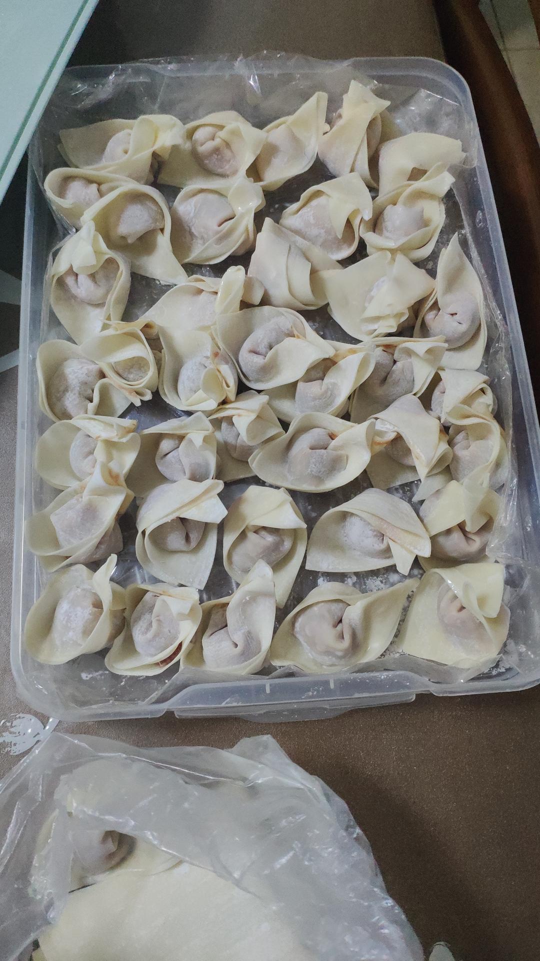 鲜鲜牛肉小云吞