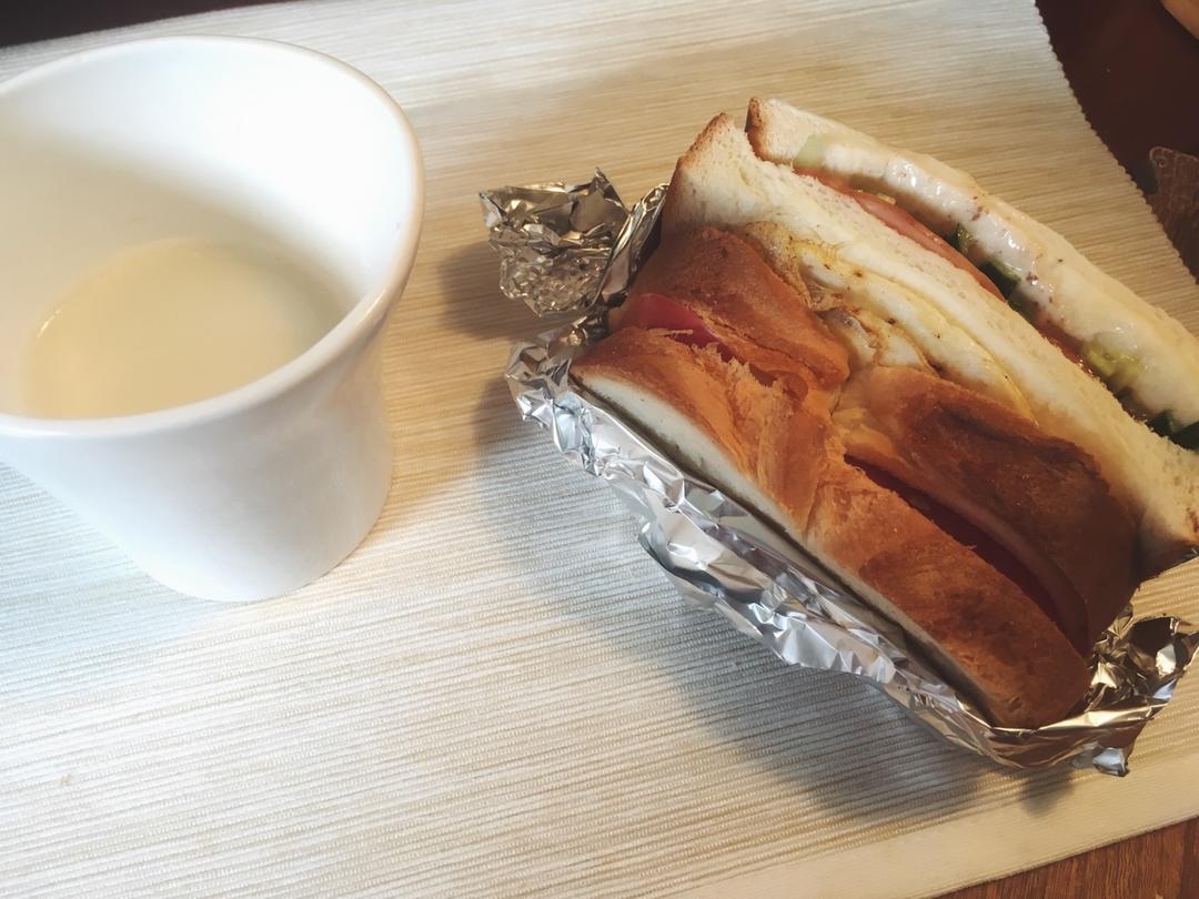 如何做超厚的沼三明治~详细tip！牛油果鸡蛋午餐肉三明治~