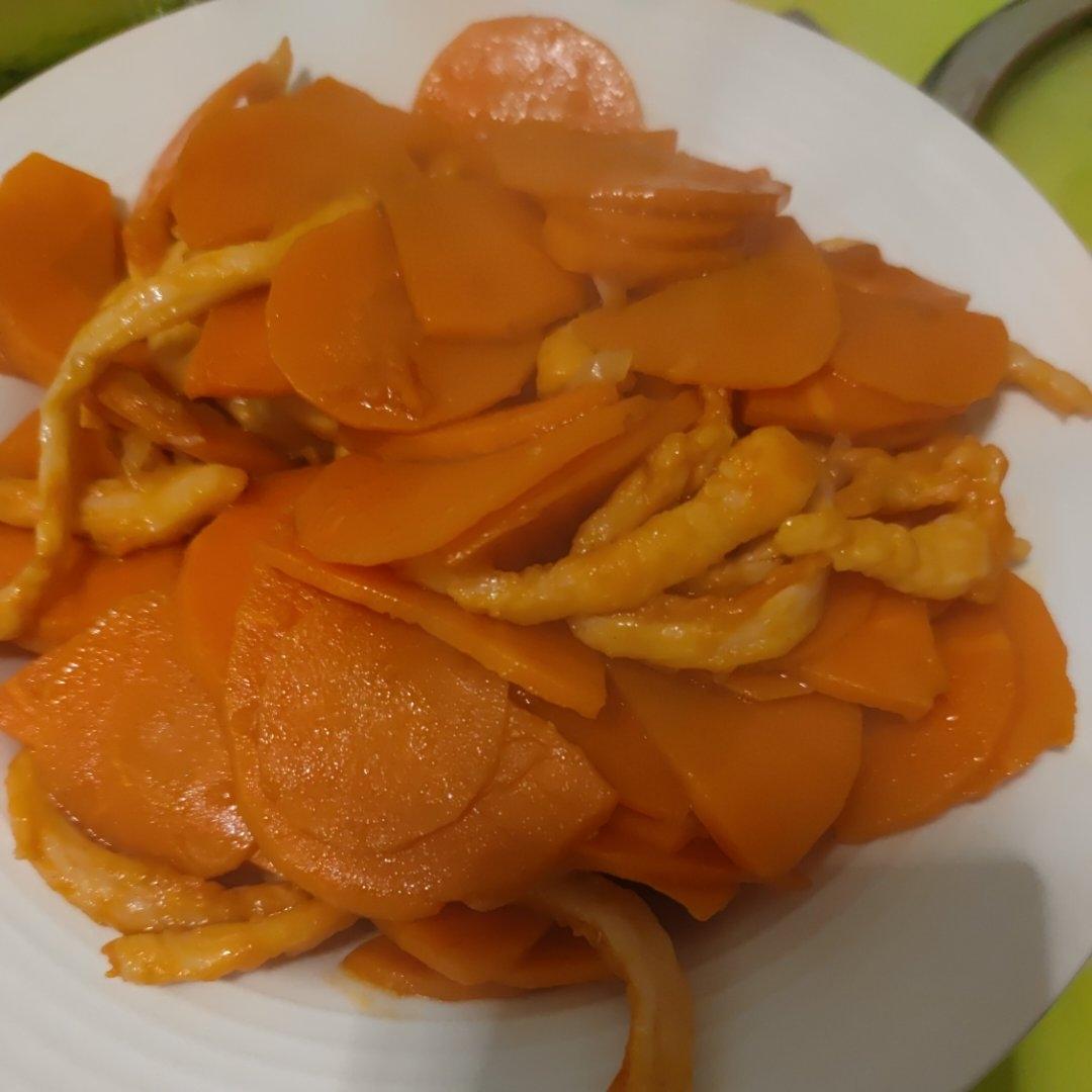 鸡片炒胡萝卜