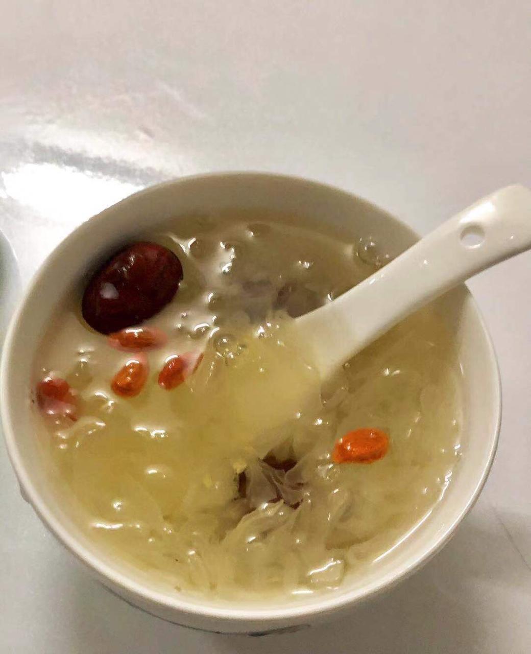 红枣银耳莲子羹（有出胶质、出胶，懒人的电压力锅版）