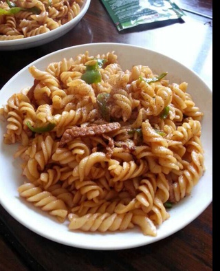 黑椒牛柳炒意面