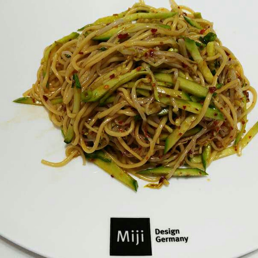 香葱油泼拌面——汪涵《天天向上》现场传授