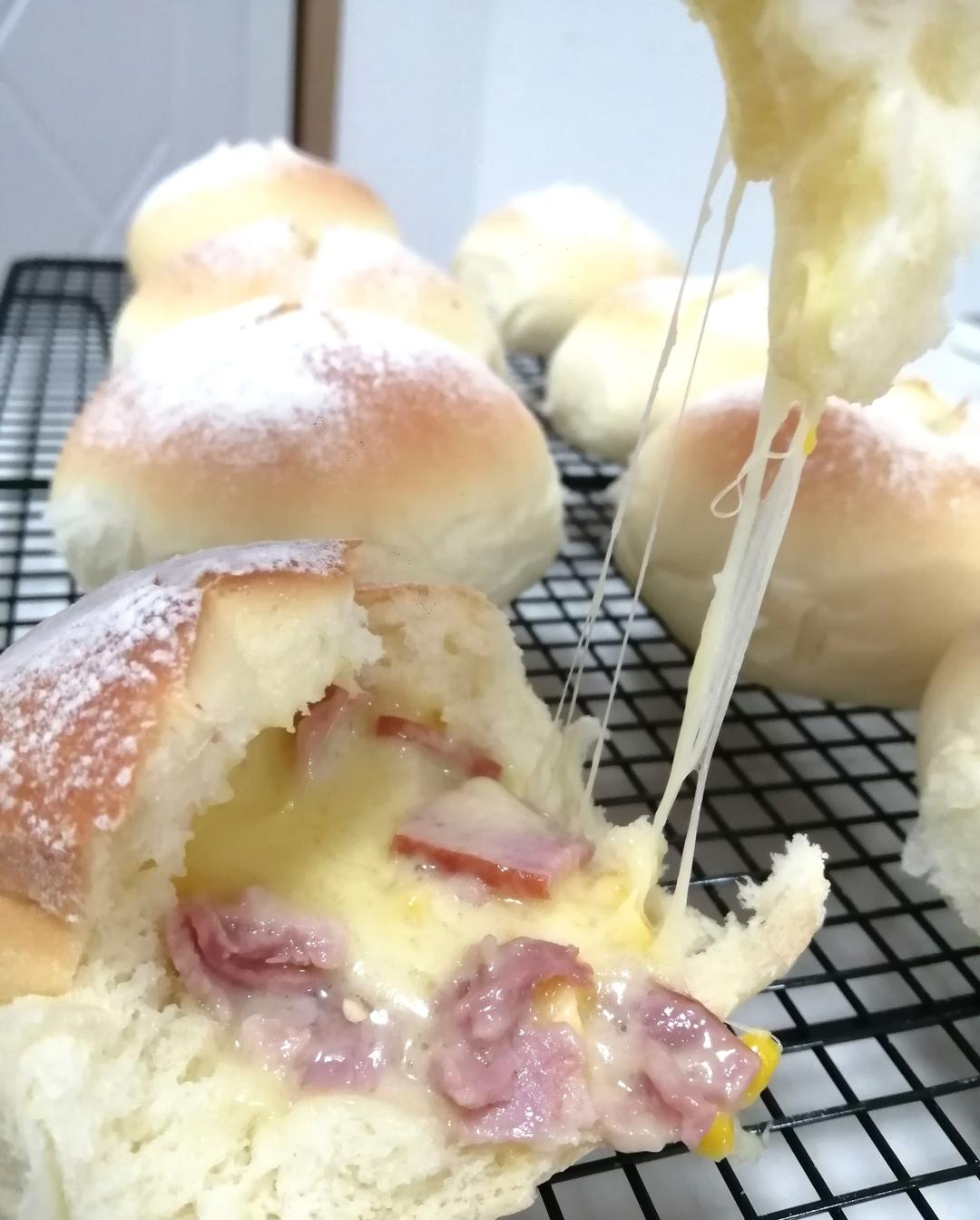 (超好吃的咸口面包）爆浆培根芝士面包