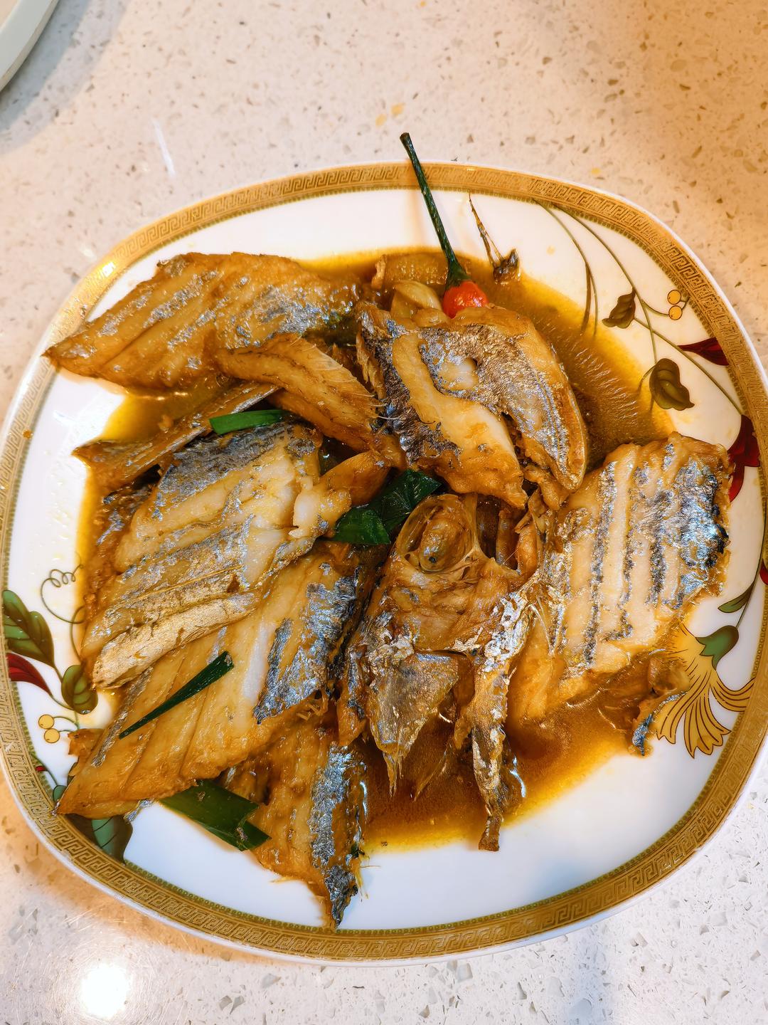 红烧新鲜带鱼