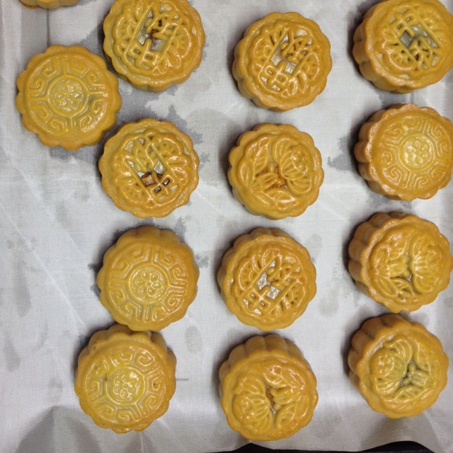 广式月饼——蛋黄莲蓉月饼