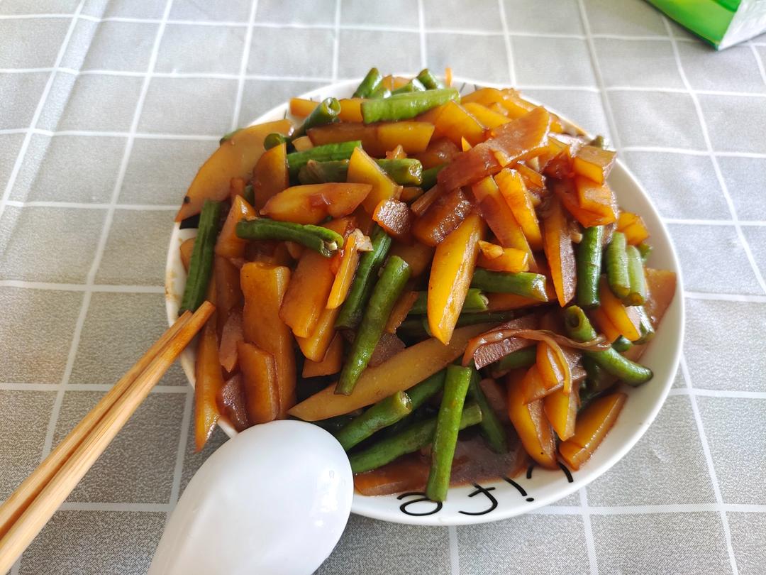 干煸豆角土豆条（蒜香）