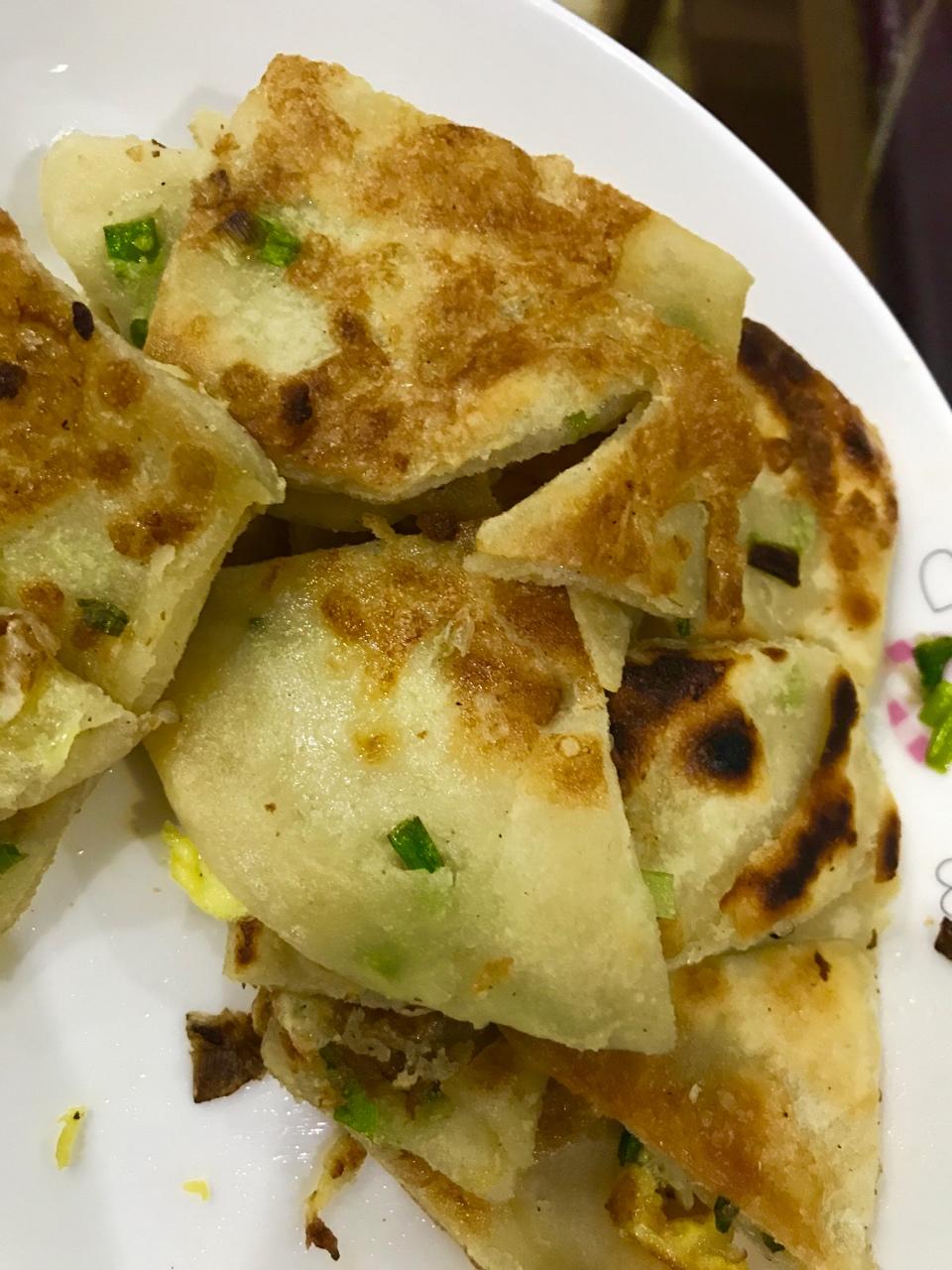 鸡蛋葱油饼                  （更新饼坯保存方法）