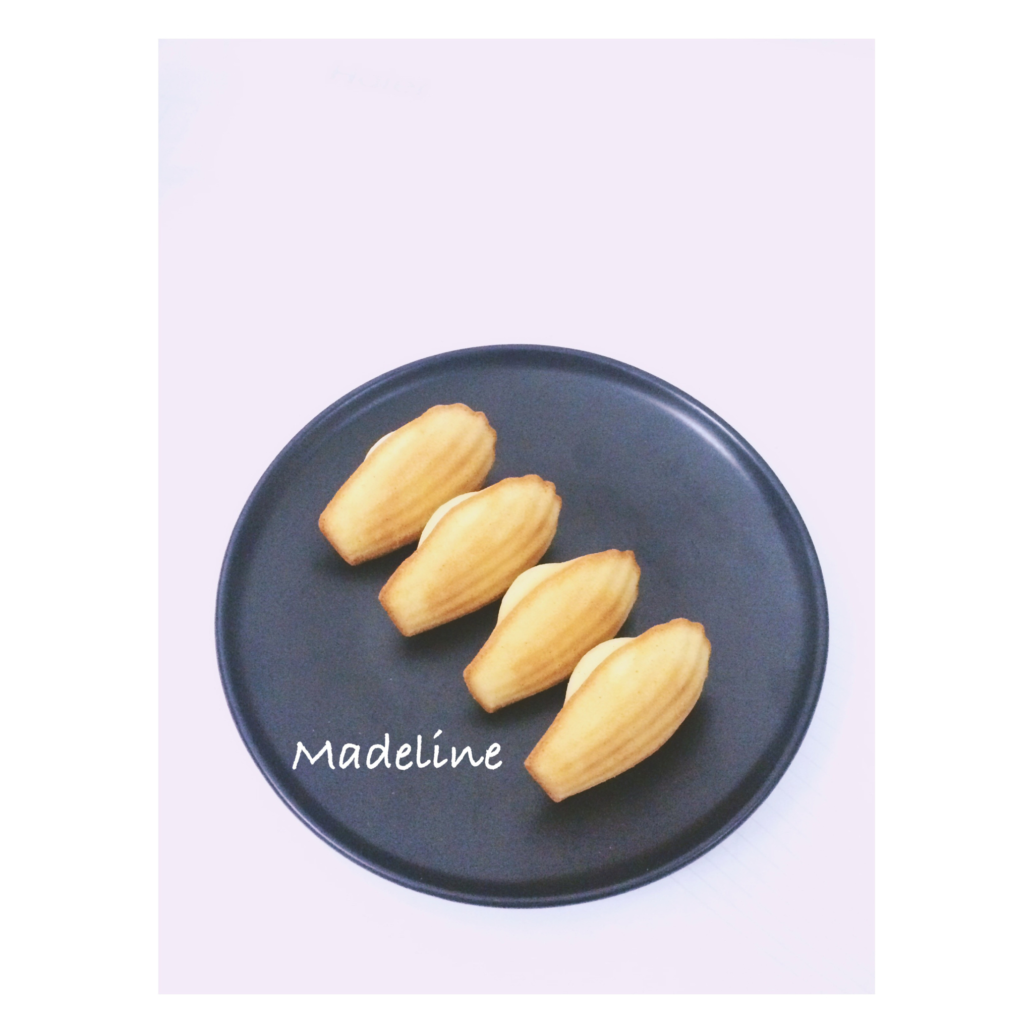 玛德琳（蓝带方）