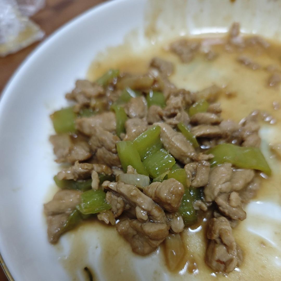 青椒肉丝，这样炒太好吃了。