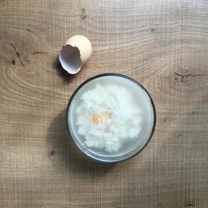 微波红糖酒酿溏心蛋的做法 步骤4