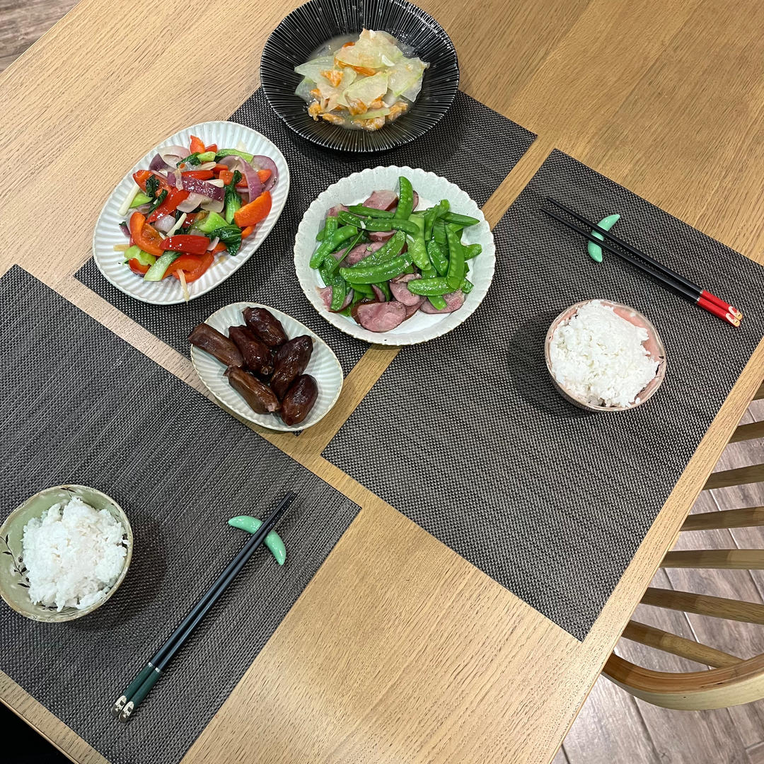 爱就是一起吃很多顿饭