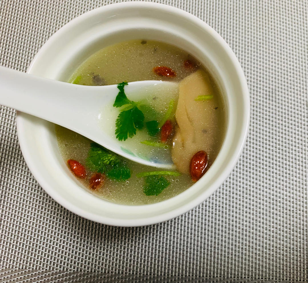 松茸枸杞乌鸡汤（小美版）