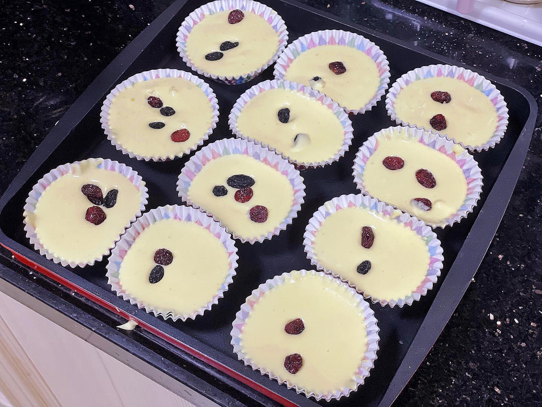 纸杯蛋糕（超详细 一次就成功 每个满杯松软不塌陷）