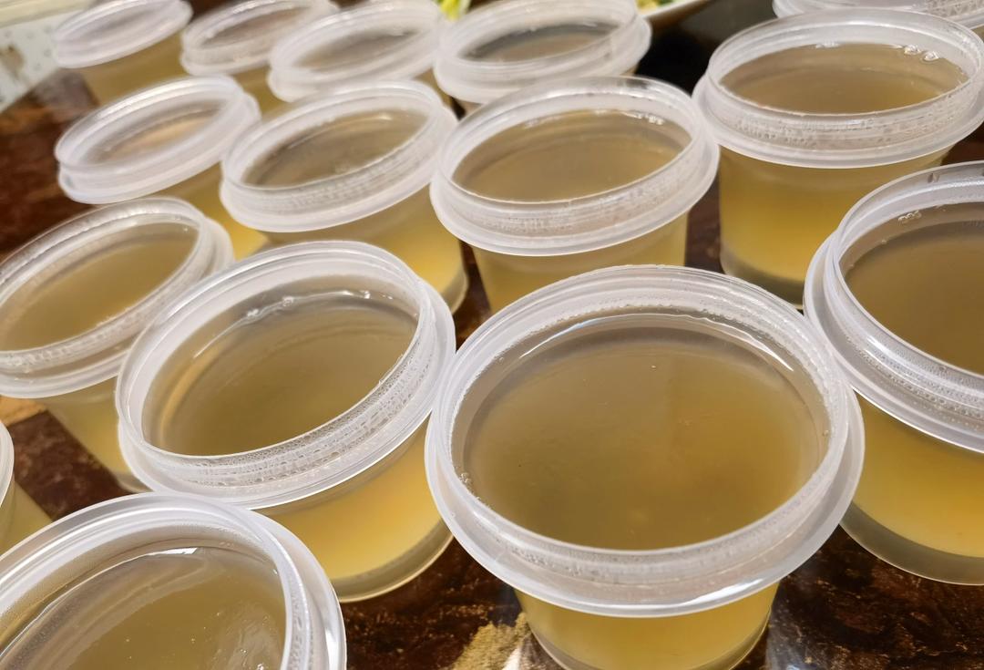 清热解暑海底椰茅根雪梨膏