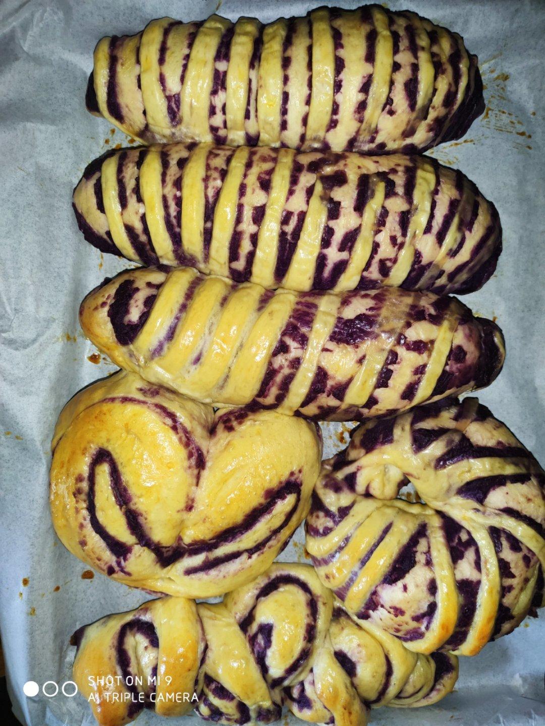 紫薯毛毛虫面包