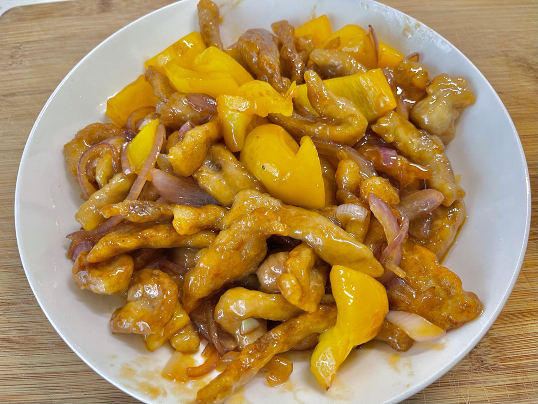 厨师长教你：“溜肉段”的家常做法，外酥里嫩唇齿留香