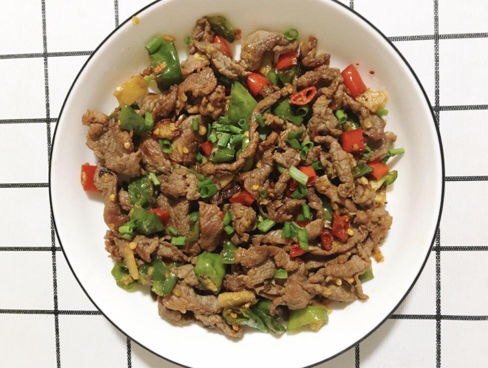 小炒牛肉（肉嫩味香）