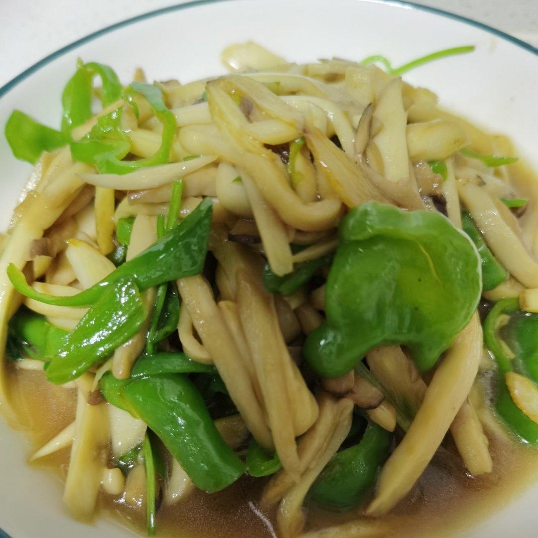 手撕杏鲍菇炒青椒