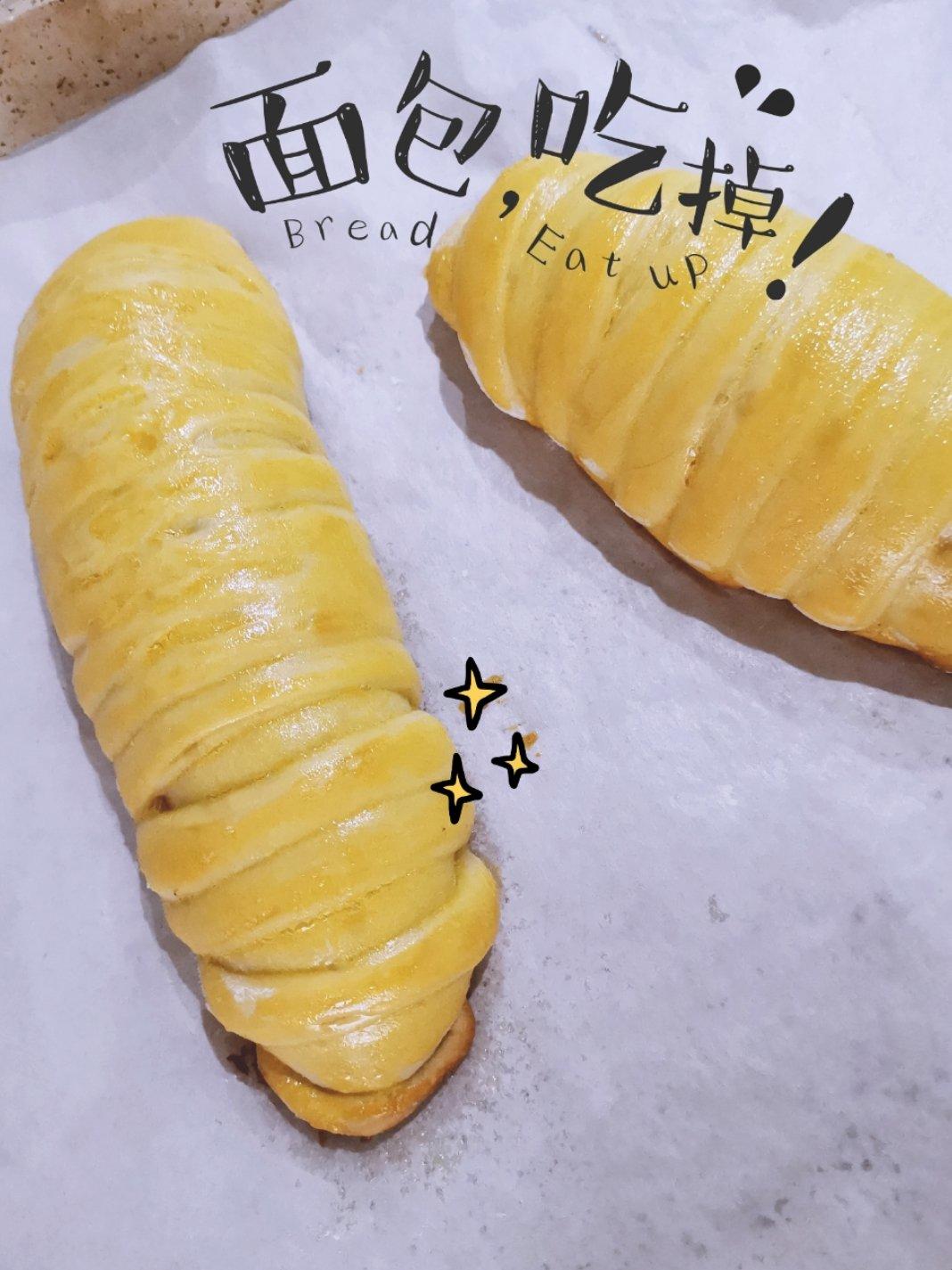 牛肉松毛毛虫面包
