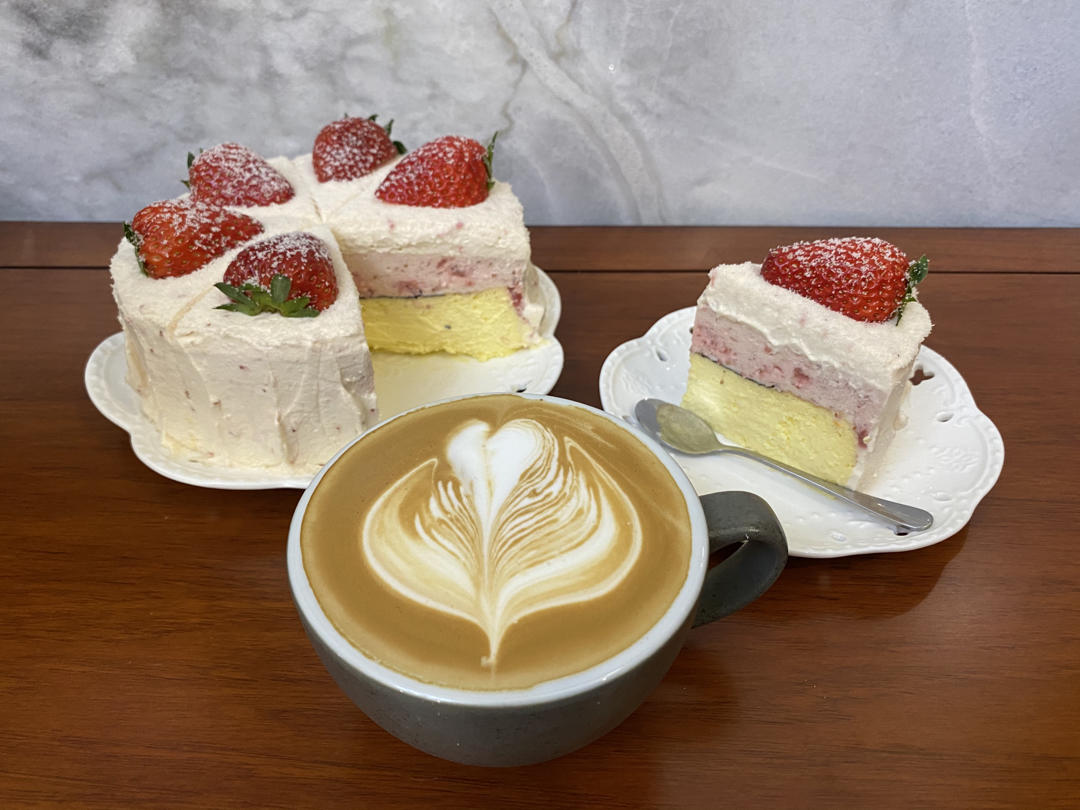 少女心ins❗️草莓巴斯克芝士蛋糕，颜值口感⬆️