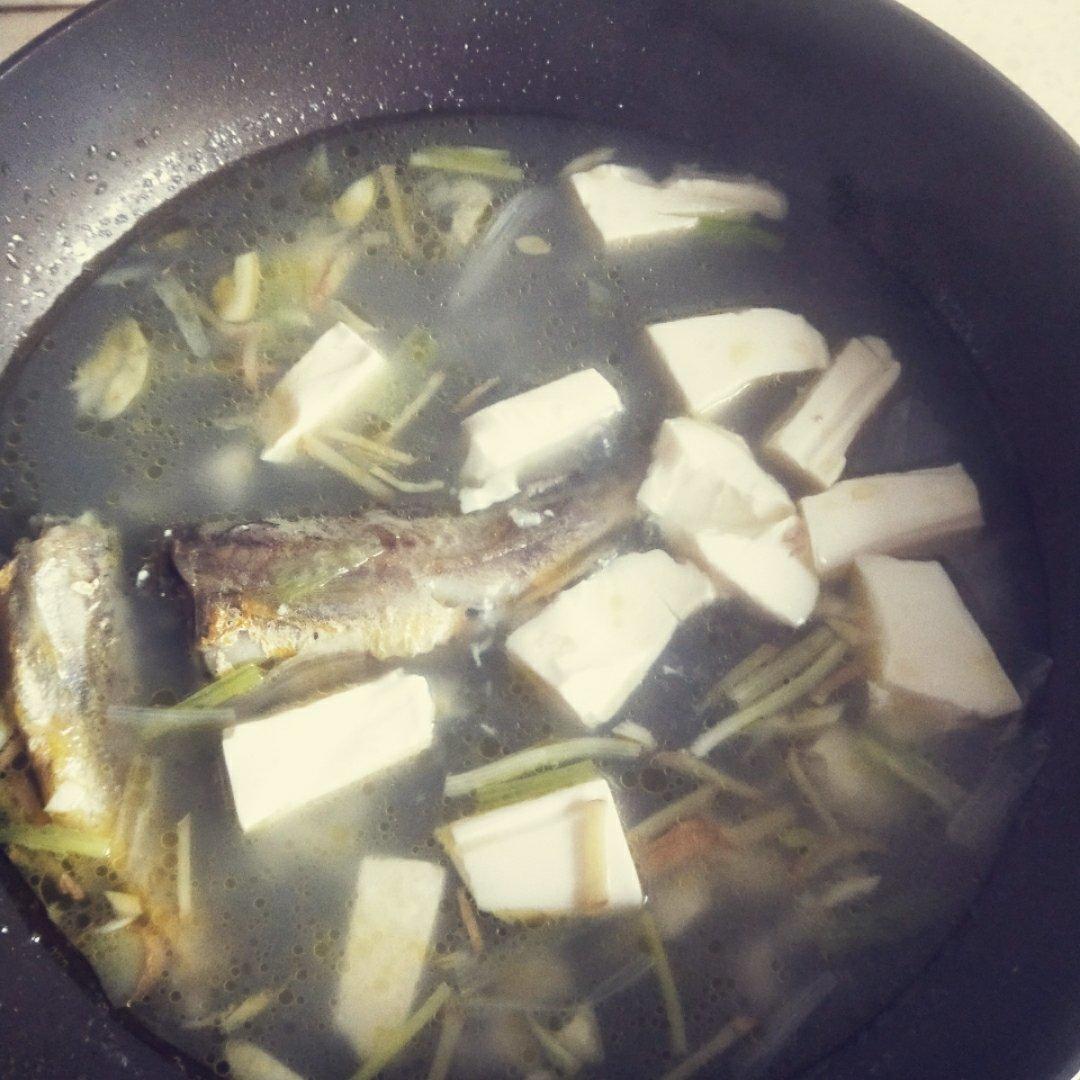 小黄花鱼炖豆腐