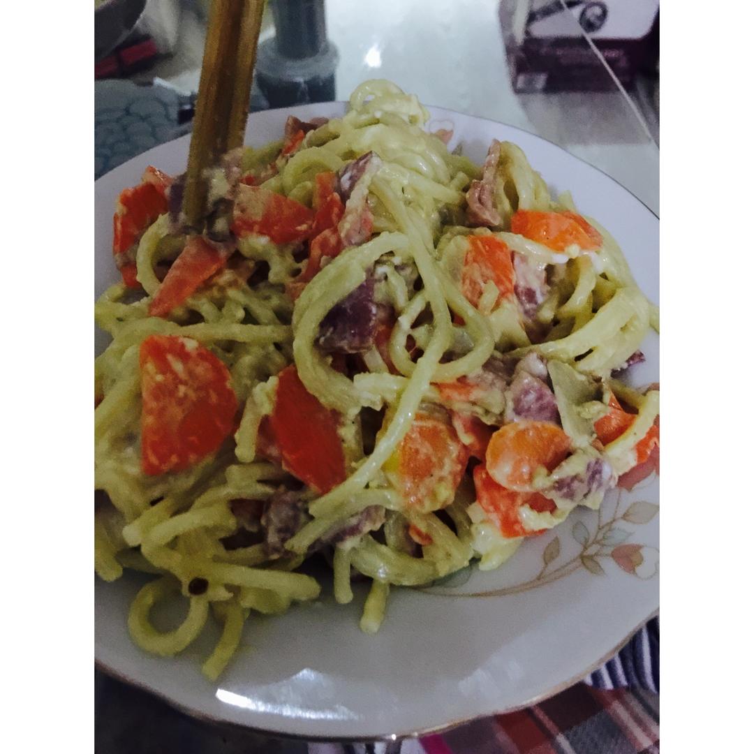 超简单的奶汁培根意面Carbonara