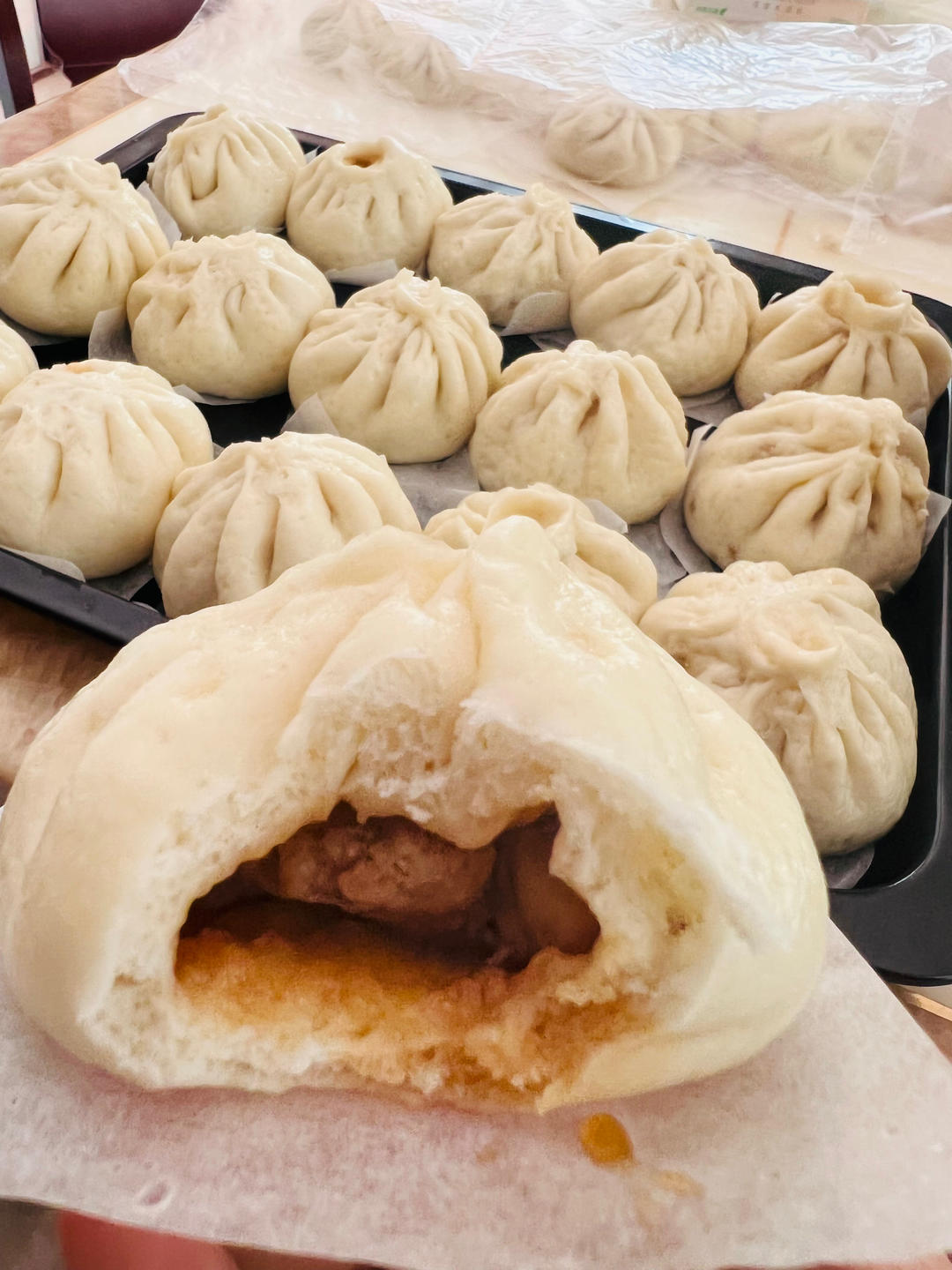 松软多汁的肉包子