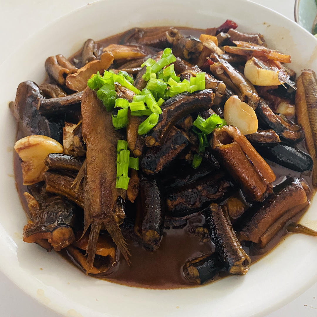 Q弹鲜香的红烧鳝鱼，三块鳝鱼可下一碗白米饭