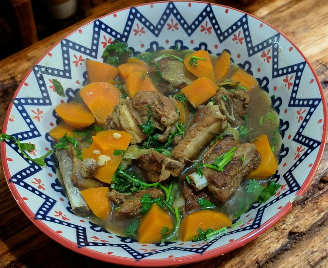 超入味的排骨炖胡萝卜