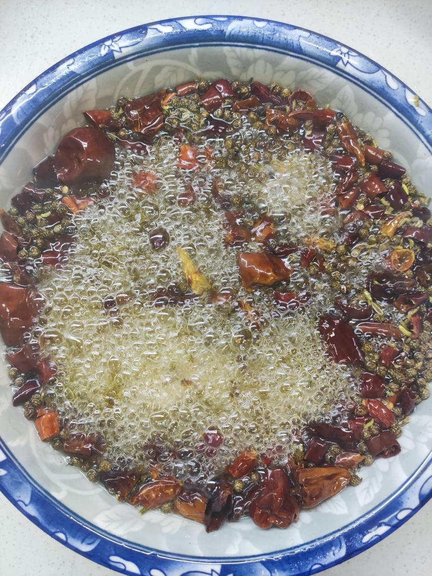 沸腾水煮鱼