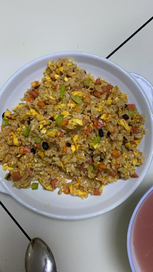 老干妈蛋炒饭(教你如何处理隔夜饭)
