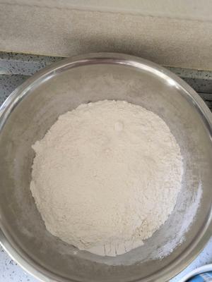 奶香小面包用普通面粉普通酵母的做法 步骤1