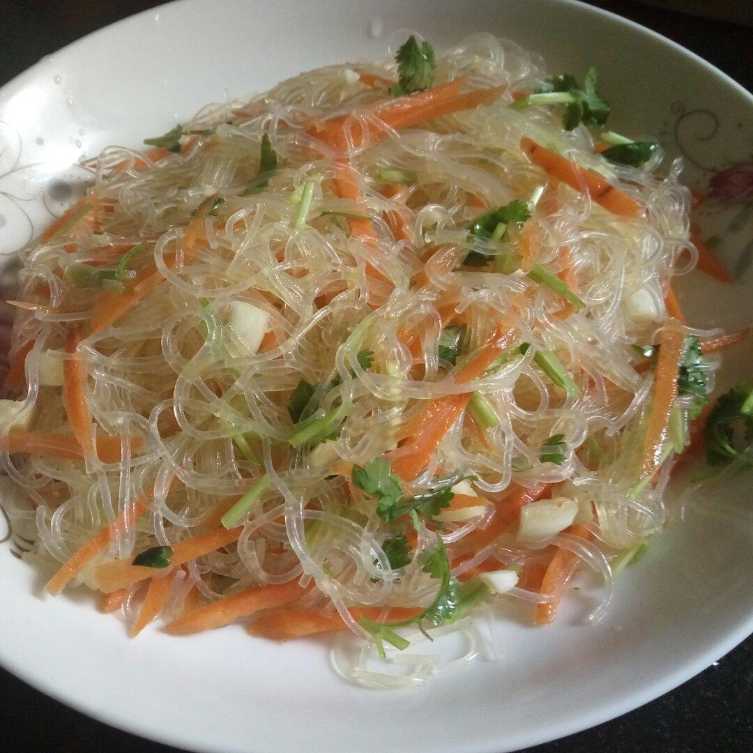 奶悠小布丁做的凉拌粉丝