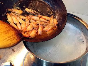 秘制潮汕鲜虾排骨海鲜粥（家庭浓郁版）的做法 步骤4