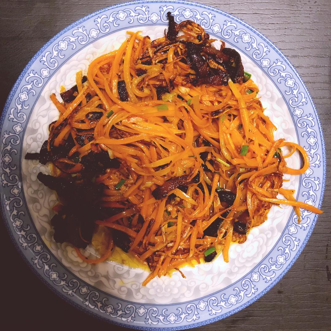 胡萝卜丝炒腊肉