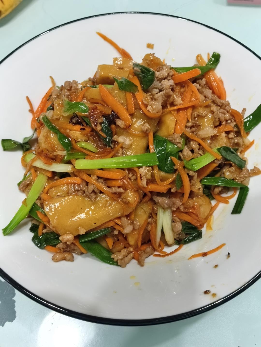 炒黄板（粄）客家美食
