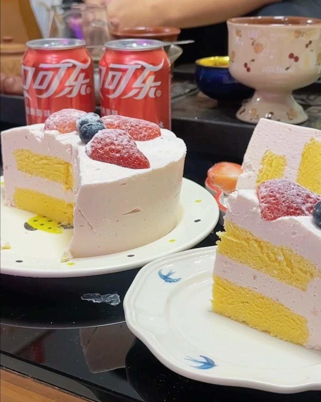 6寸草莓慕斯蛋糕